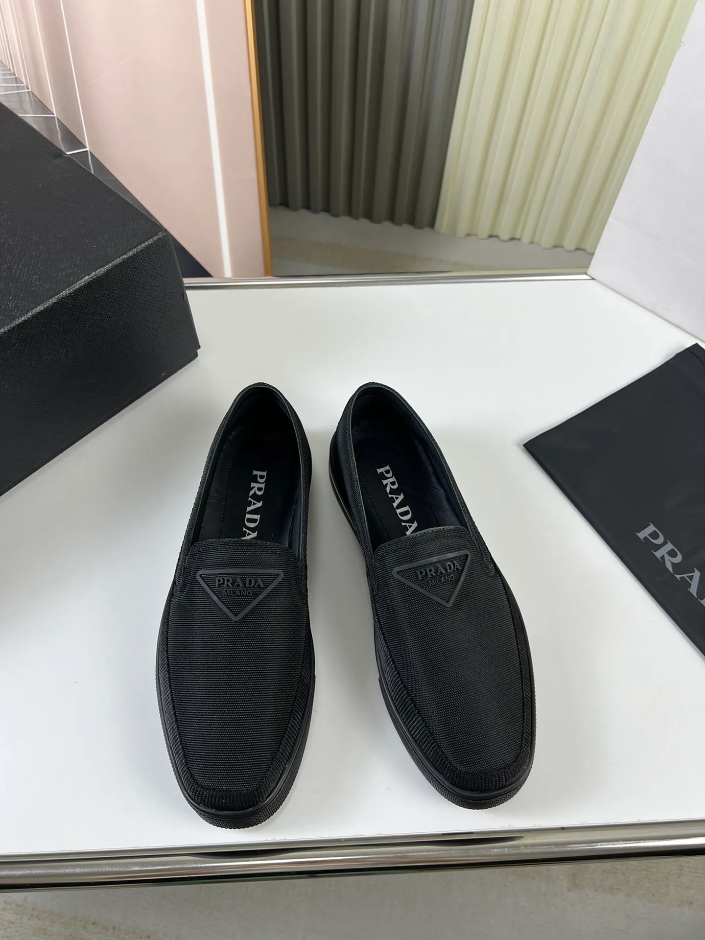 Men's shoes 💰540💰 [PRADA] Popular items in men's shoes counter, synchronized with the official website, fashionable slip-on slip-on shoes. High-quality shipment ✔️Original imported waterproof fabric + cowhide lining, 1🆚1 replica, original original outsole, 38-45 (45 customized, non-refundable)